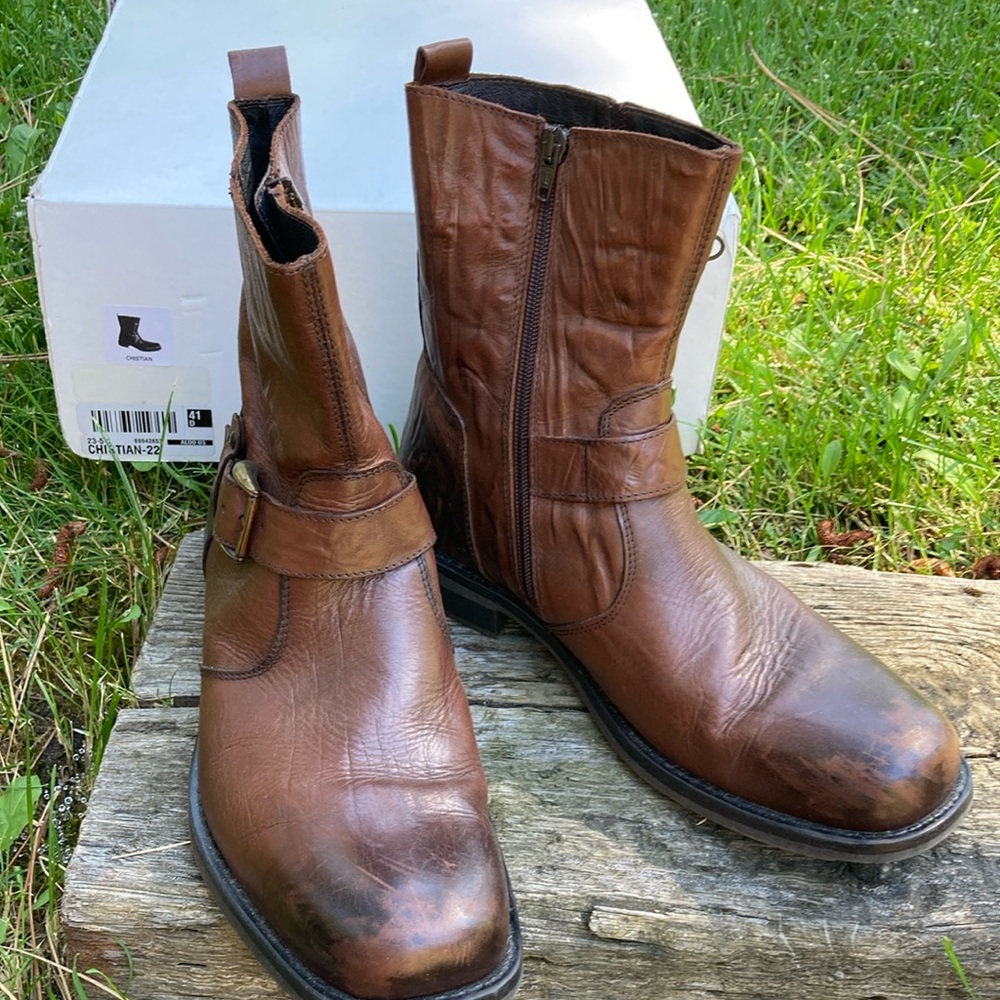 Brown Aldo zip up cowboy boots with rubber sole size EU41